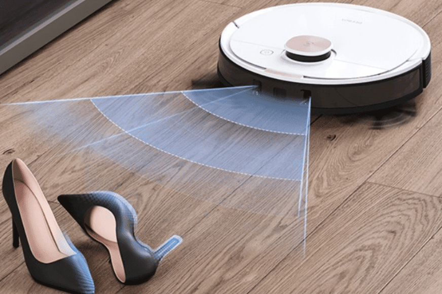 The Deebot OZMO T8+ detects even small obstacles